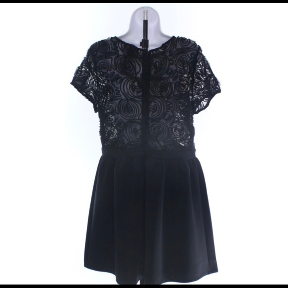 Forever 21 plus rose detail dress